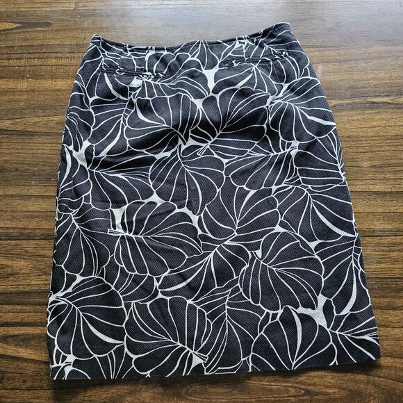 Talbots Cotton Stretch Black White Leave Printed Pencil Skirt Sz 4 - Picture 1 of 8